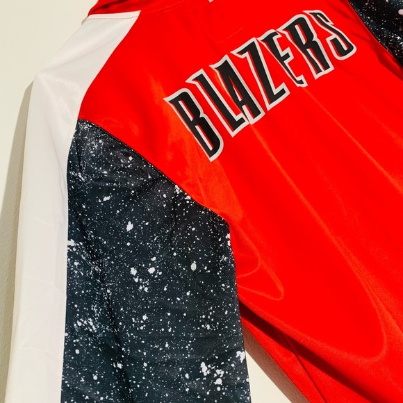 NBA Portland Trail Blazers Red and Black Jacket SZ L - Picture 3 of 9